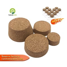 Kaarsenpotten met kurkdeksels